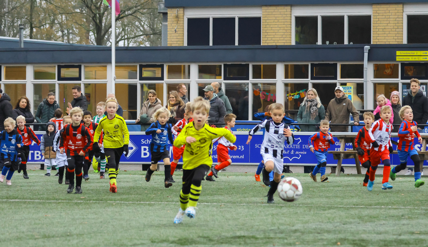 ⚽ Mini’s s.v. Hatto-Heim trainen weer buiten! 🌟