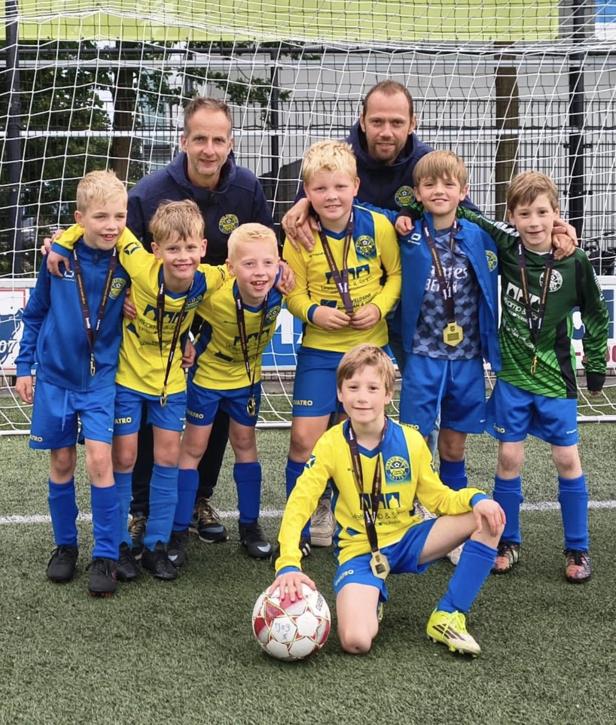 s.v. Hatto-Heim JO9-5 succesvol op toernooi bij SEH 🏆