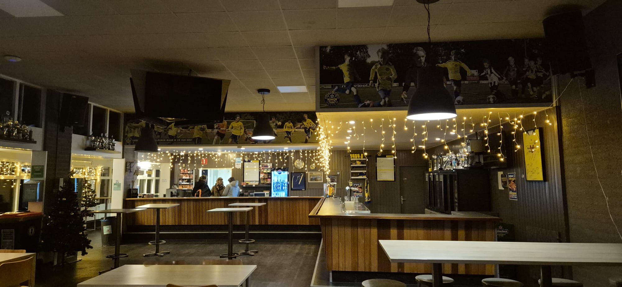 Clubhuis s.v. Hatto-Heim volledig in kerstsfeer🎄🎅