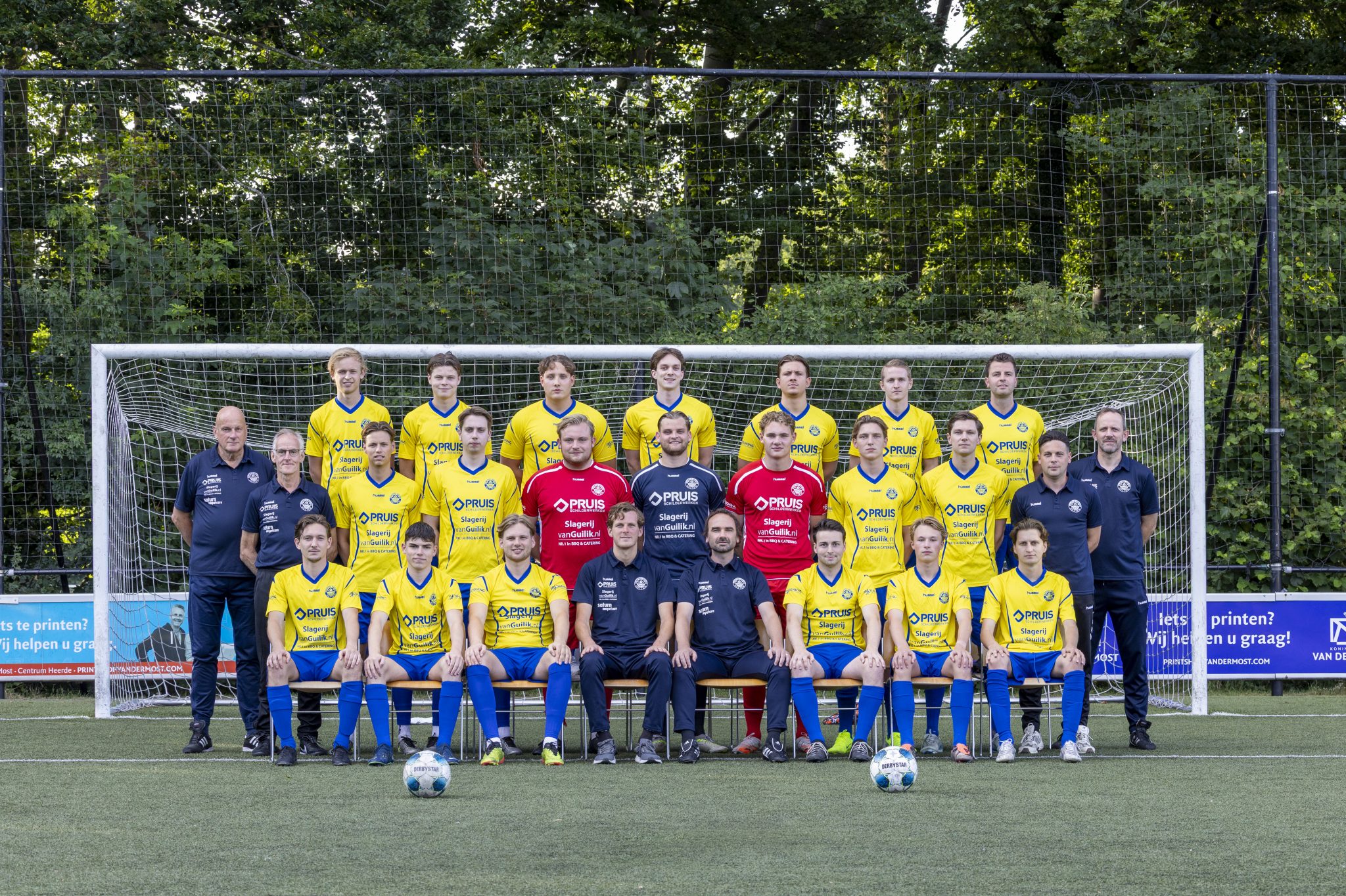 Effectief Zwart-Wit'63 wint van s.v. Hatto-Heim.