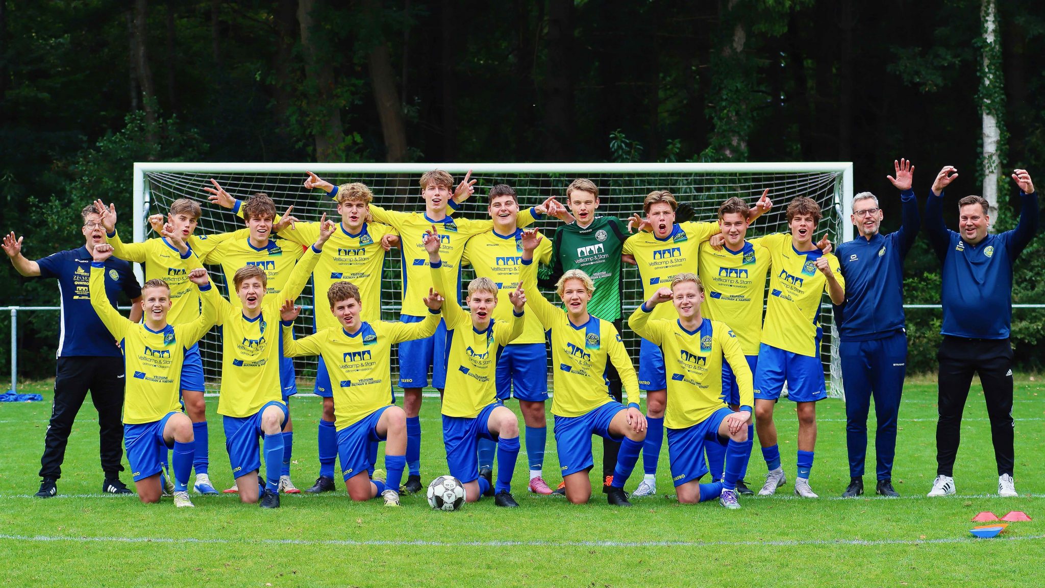 Hatto-Heim JO19-2 geeft zichzelf een Sinterklaascadeau en boekt ruime zege op Oene JO19-1