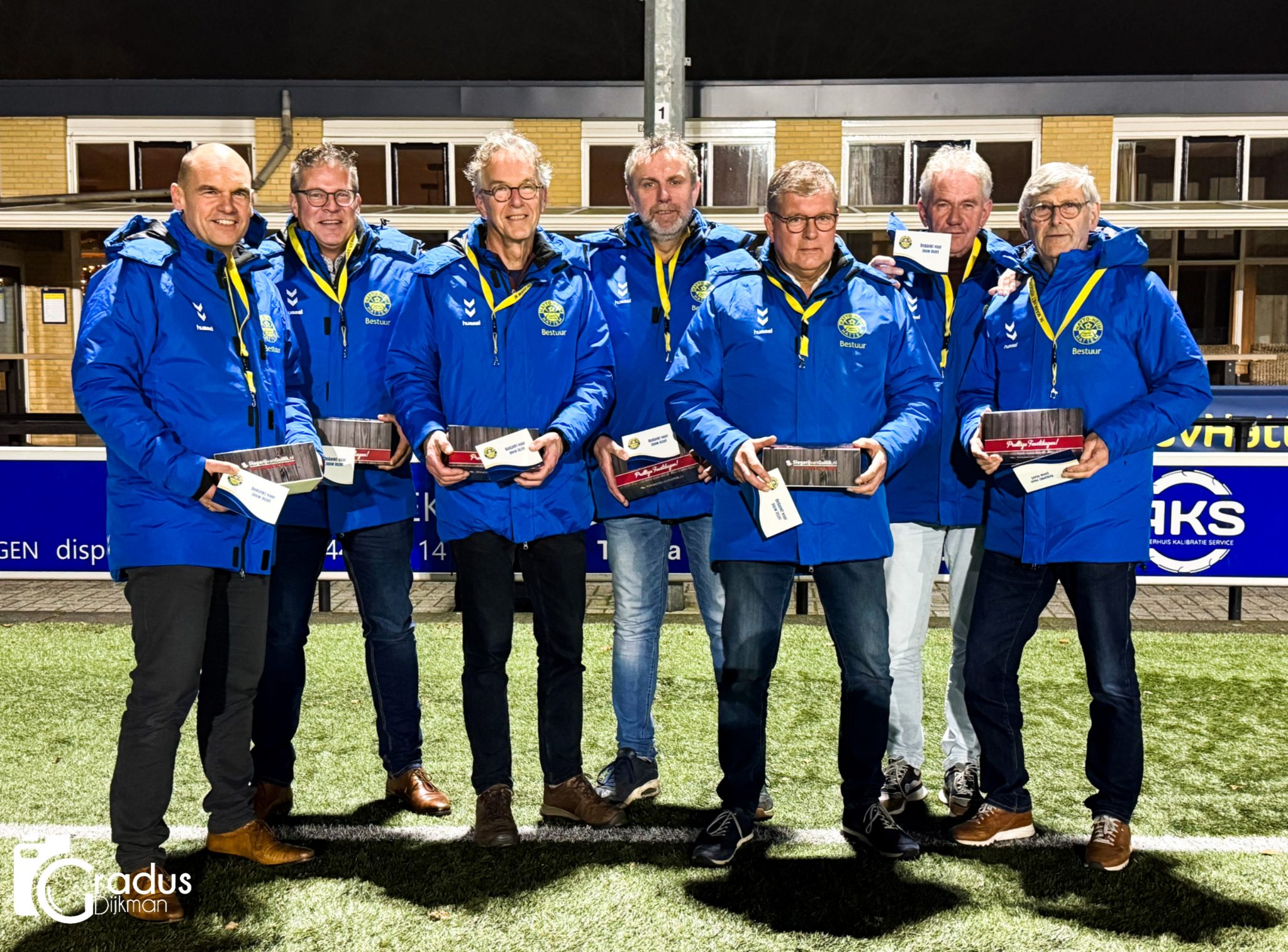 Bestuur s.v. Hatto-Heim bedankt vrijwilligers met een hartelijk bezoek.