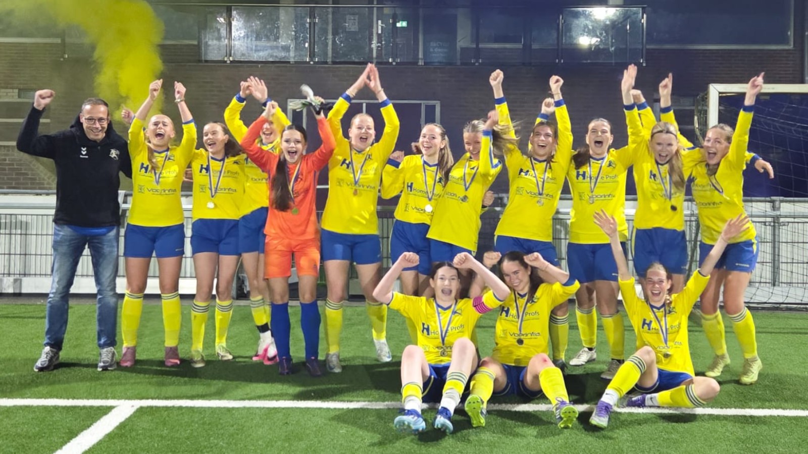 HMC MO17-1 overtuigend kampioen van de eerste fase! 🏆⚽