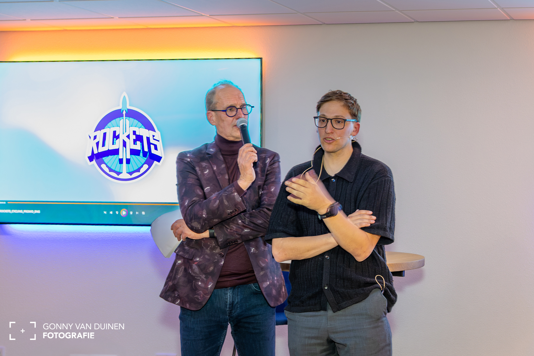 Bas Tietema inspireert sponsoren s.v. Hatto-Heim tijdens geslaagde sponsoravond