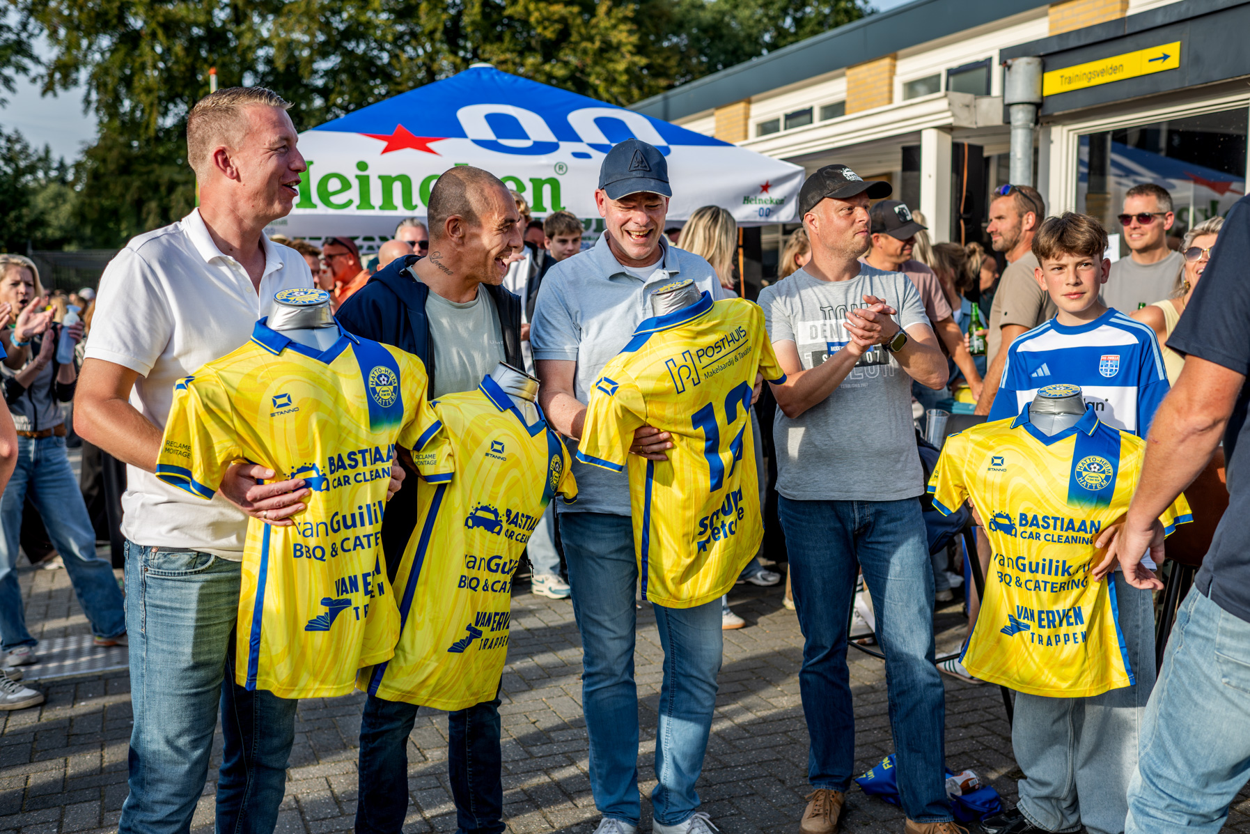 Hoofdsponsorgroep in het zonnetje en onthulling Hatto-Heim Magazine