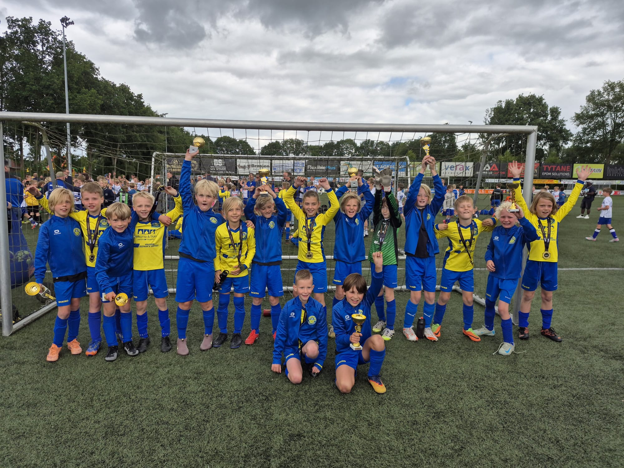 s.v. Hatto-Heim JO9-1 & JO9-2 schitteren op Bonfix Toernooi in Heerde