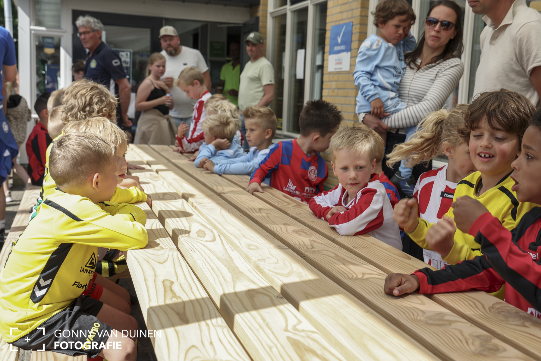 Mini’s Hatto-Heim schenken picknicktafel